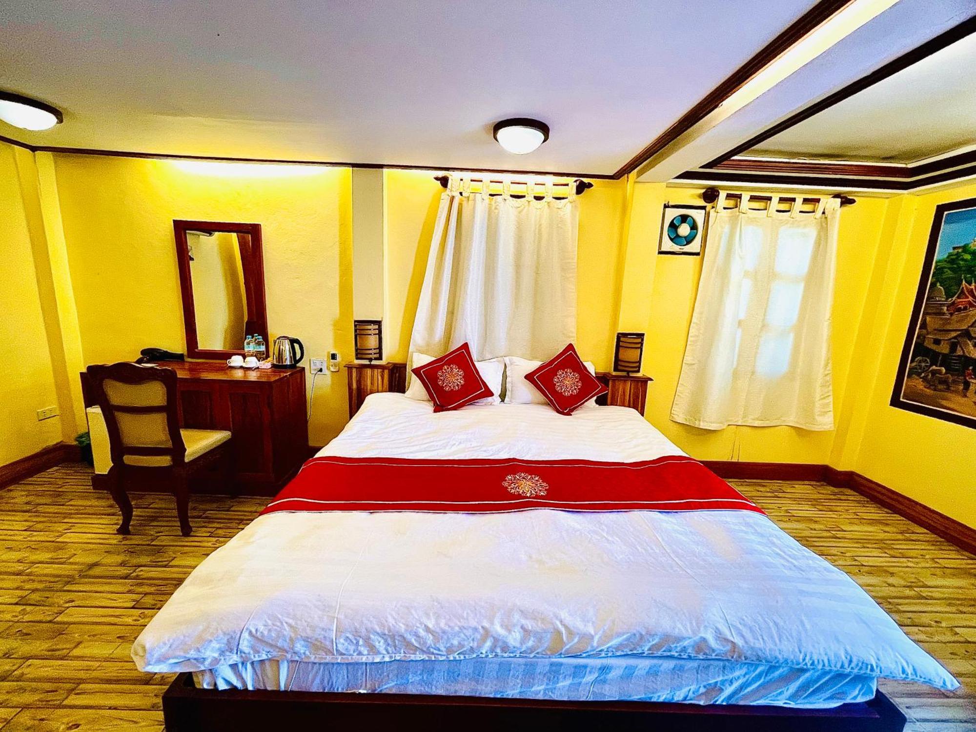 Vieng Savanh II Hotel Луангпхабанг Экстерьер фото